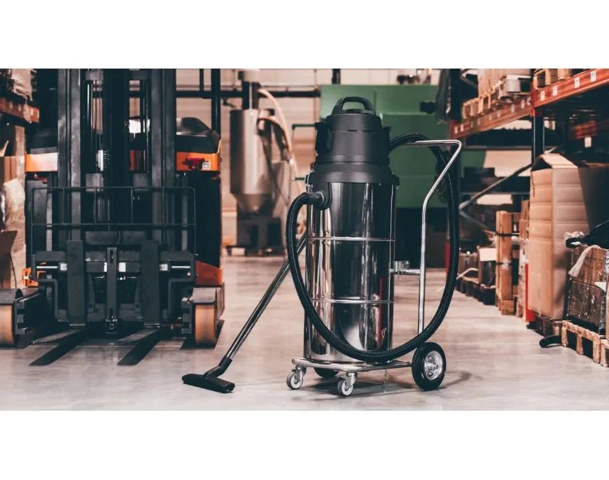 Attrezzature per la pulizia professionale: guida alla cura di aree esterne e garage