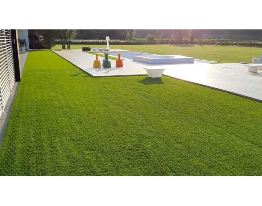 Prato sintetico: i segreti per una posa impeccabile