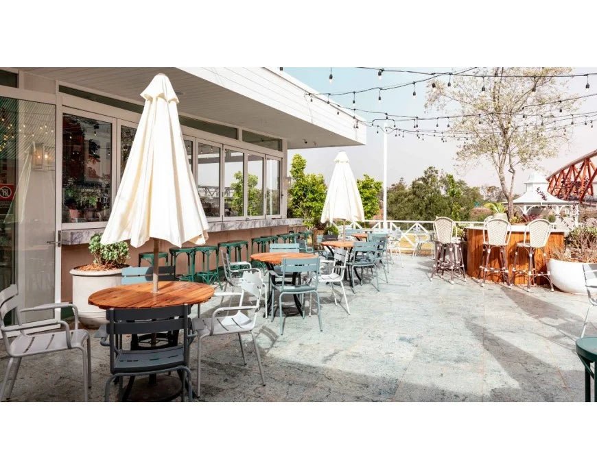 Arredo esterno per bar: la guida completa per un dehors di successo