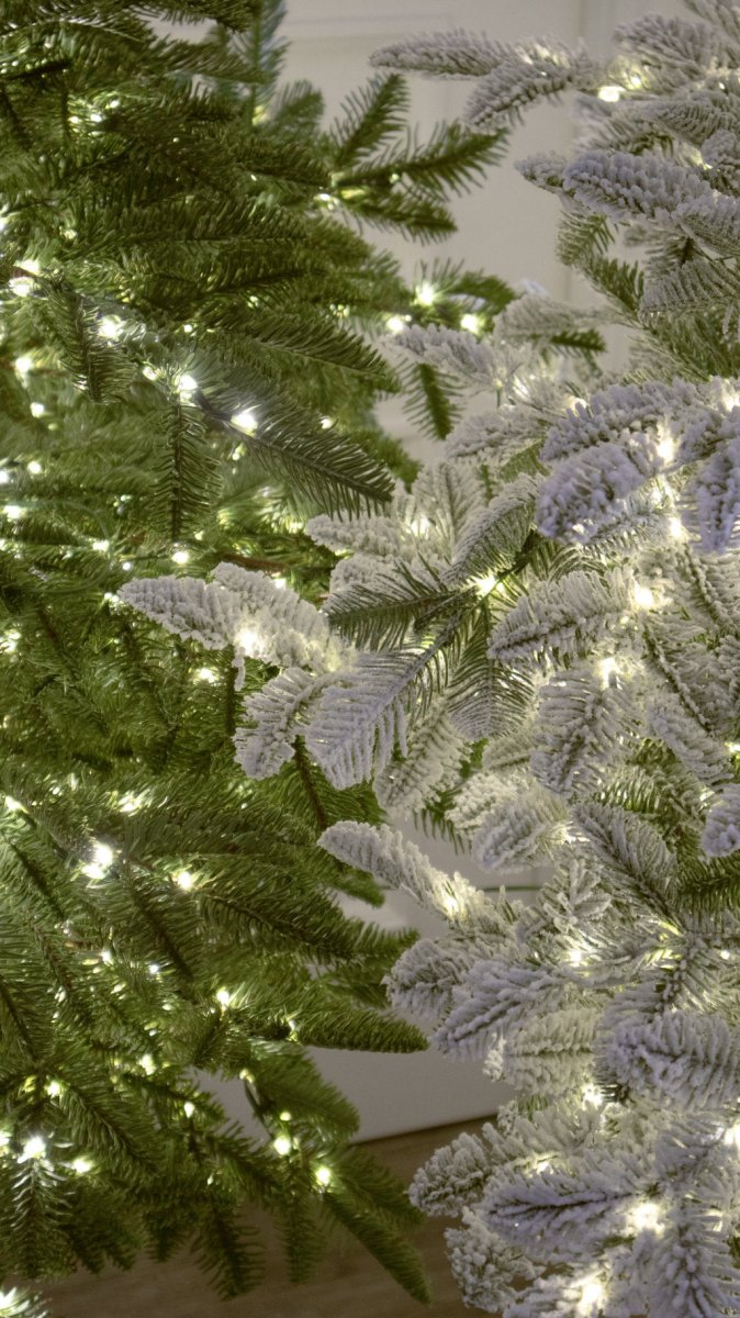 Albero di Natale Rockefeller Slim Innevato by Salvatore Izzo 210CM - 2200LED integrati | Xone - Perrone Shop