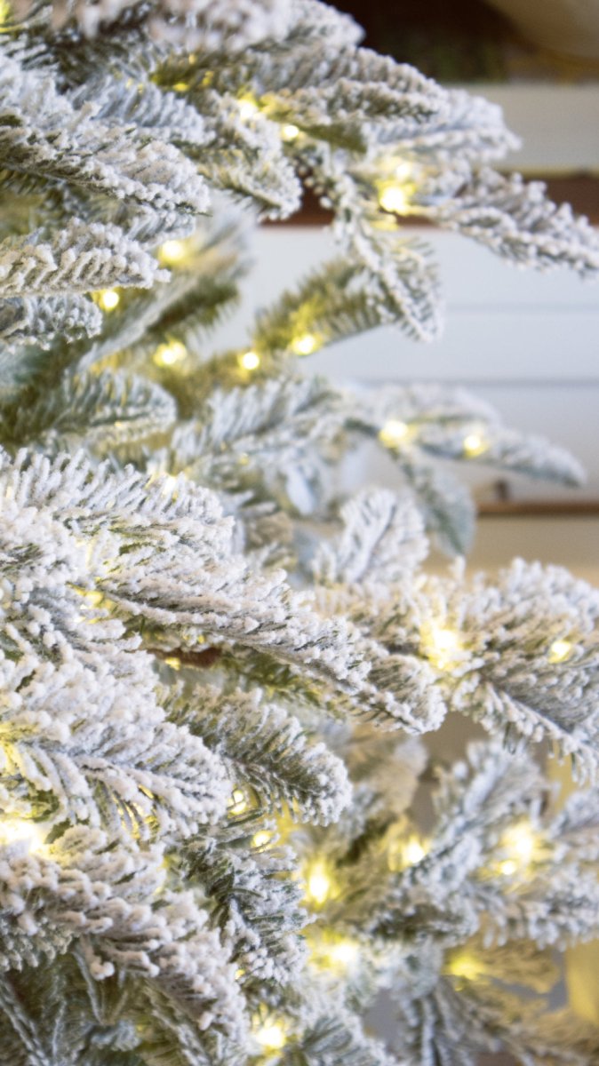Albero di Natale Rockefeller Slim Innevato by Salvatore Izzo 210CM - 2200LED integrati | Xone - Perrone Shop