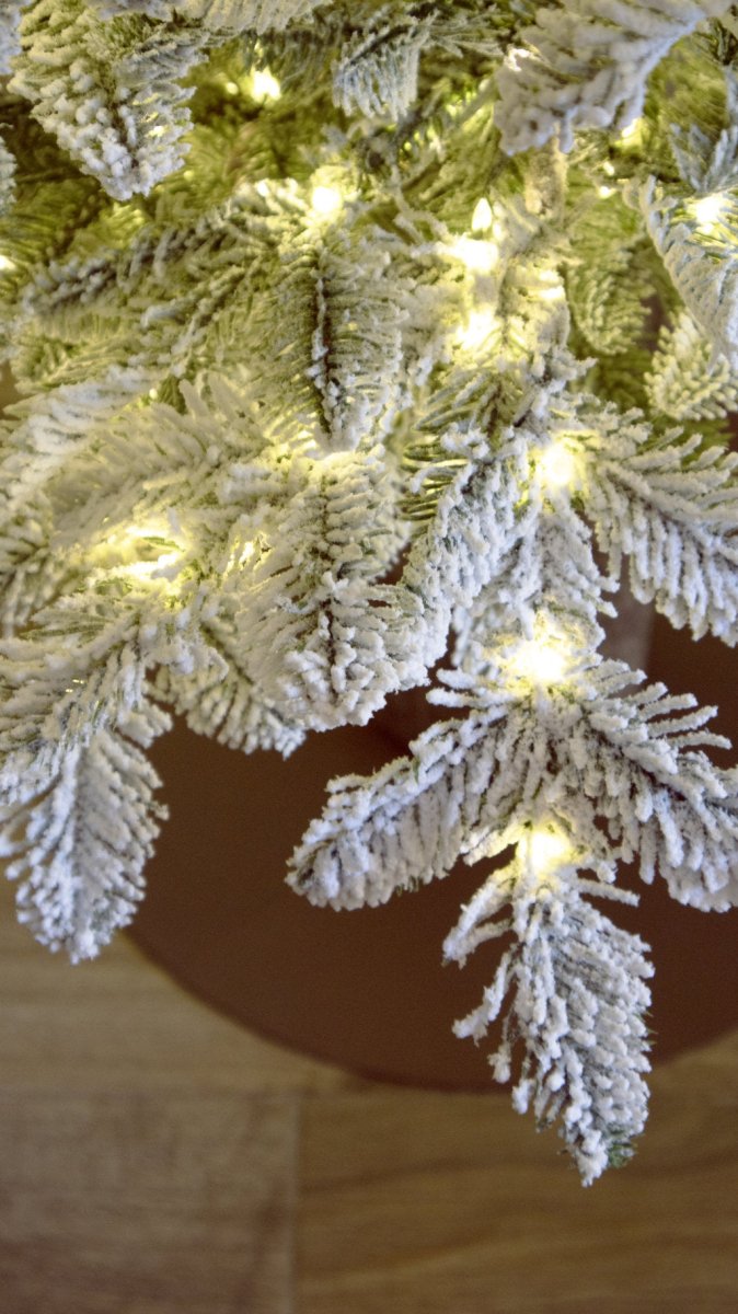 Albero di Natale Rockefeller Slim Innevato by Salvatore Izzo 210CM - 2200LED integrati | Xone - Perrone Shop