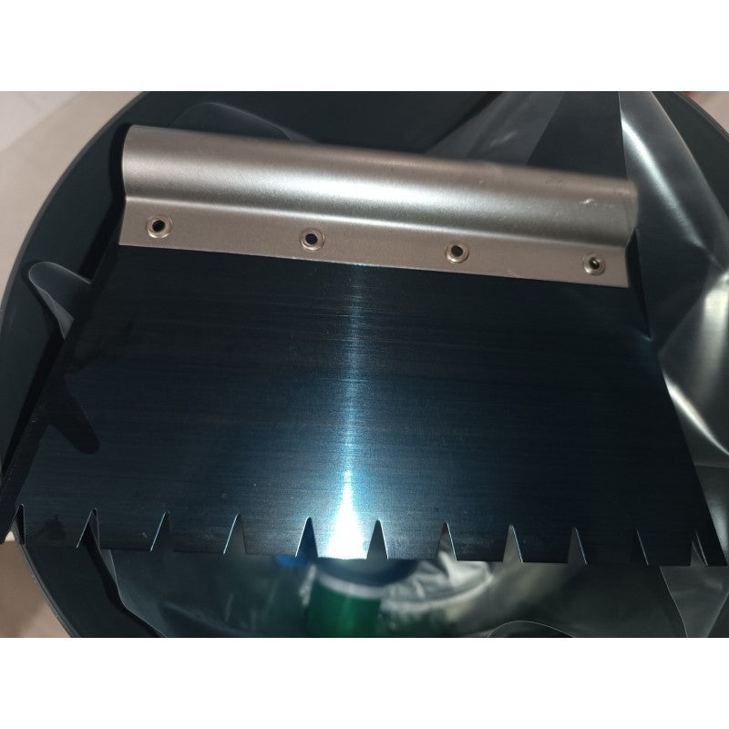 Adesivo Prato Bicomponente per prato 5kg con kit