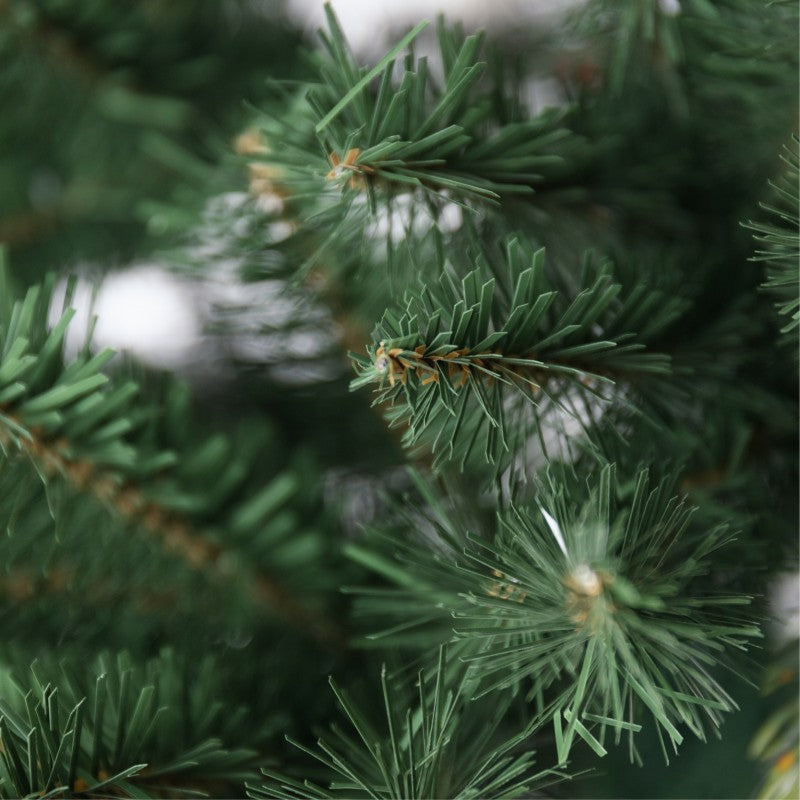 Albero di Natale artificiale Arthur, tradizionale con chioma verde smeraldo | Xone