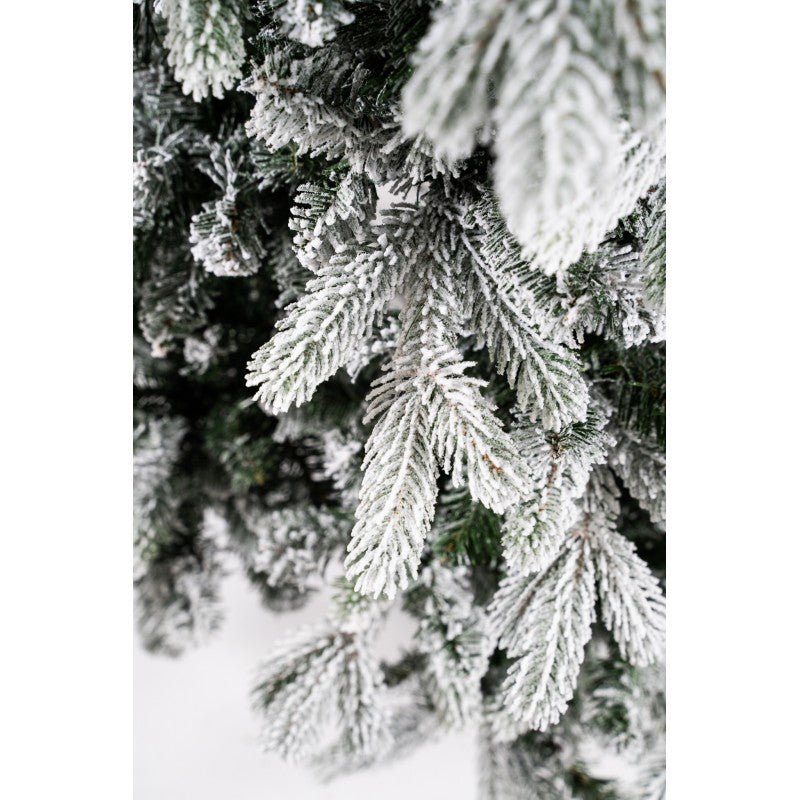 Albero di Natale artificiale Cervino, slim innevato e facile da montare | Xone