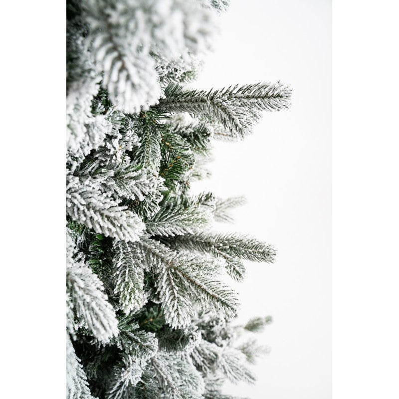 Albero di Natale artificiale Cervino, slim innevato e facile da montare | Xone