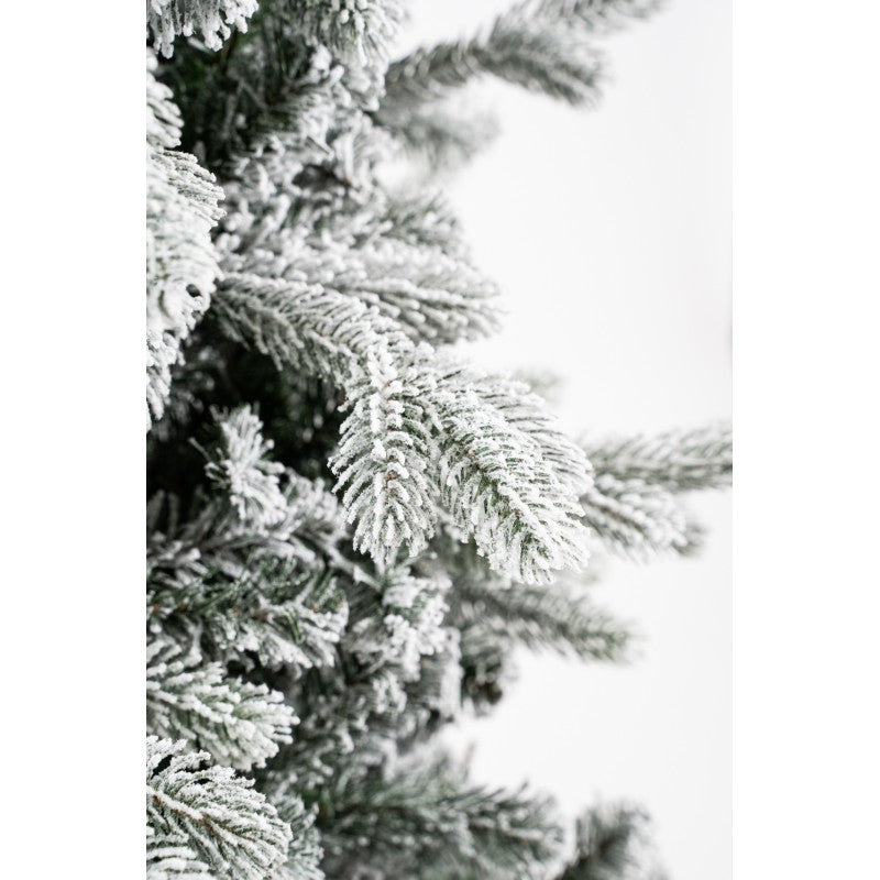 Albero di Natale artificiale Cervino, slim innevato e facile da montare | Xone