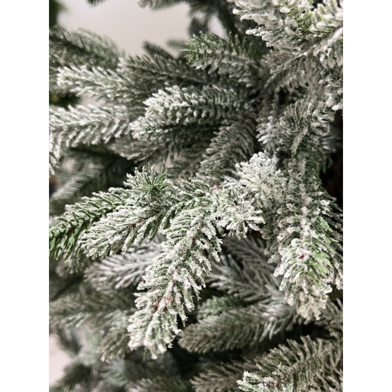 Albero di Natale Kendric Innevato Folto Effetto Realistico | Xone