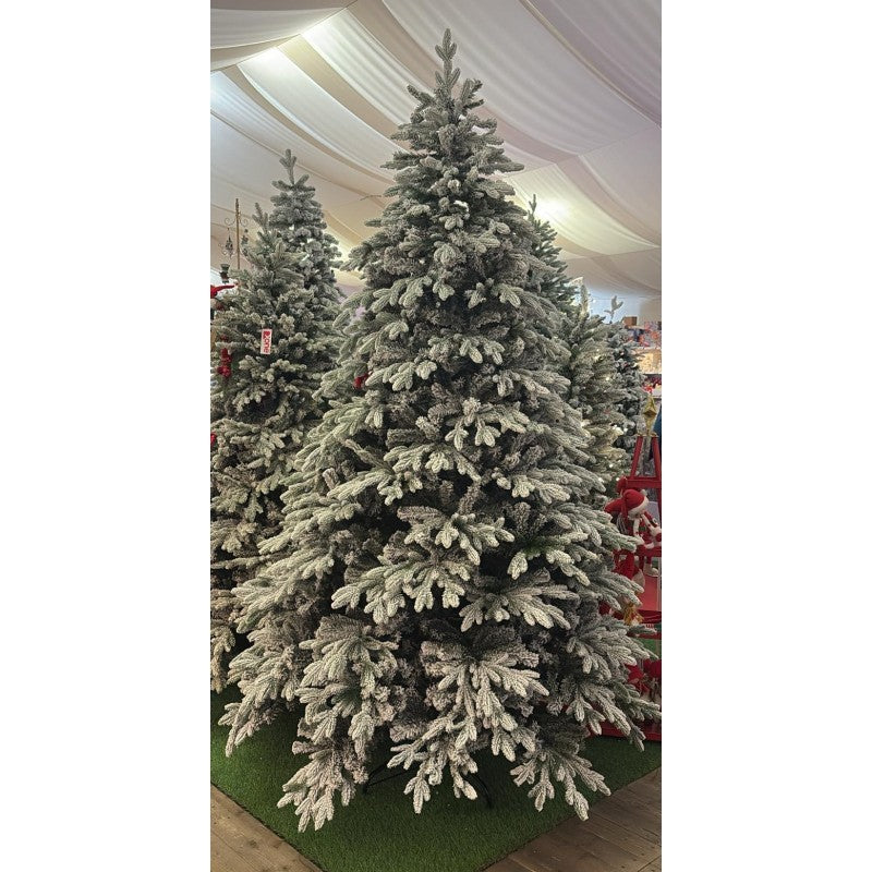 Albero di Natale artificiale Romanov, innevato e realistico in stile nordico | Xone