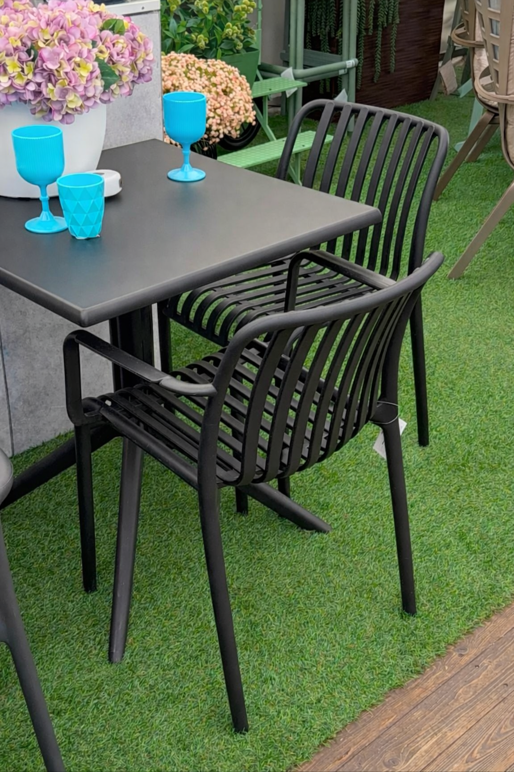 Sedia da giardino con braccioli in polipropilene colorata Ines Xone